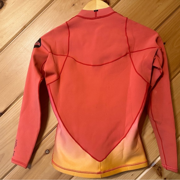 Roxy Rash Guard Top - Picture 2 of 4